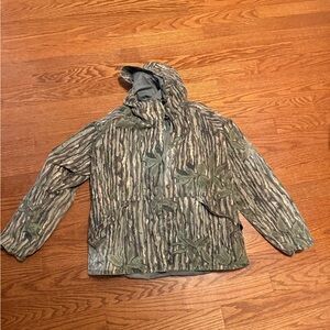 Vintage Cabella’s Realtree Camo Jacket